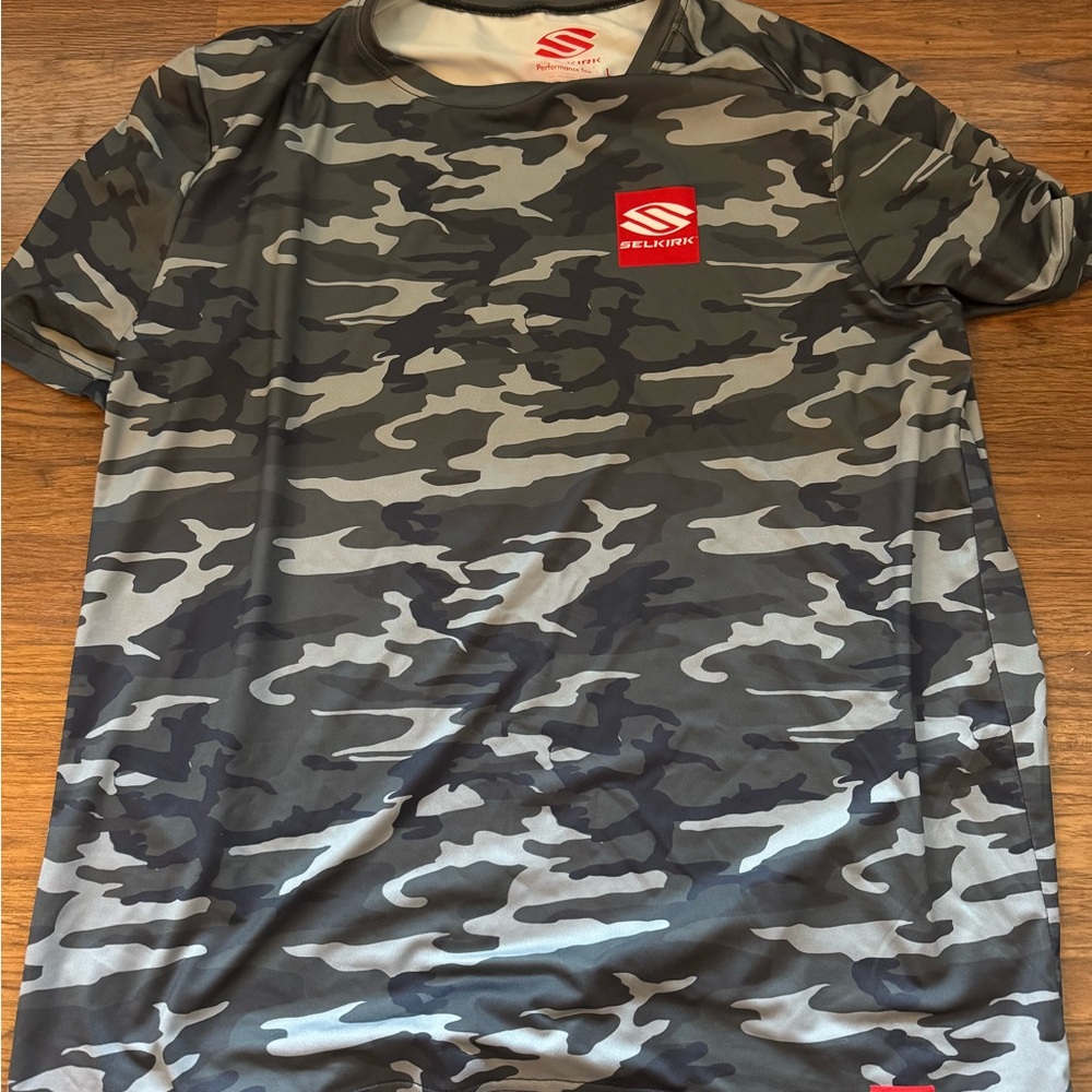 Selkirk Pickleball Men's Camouflage Tee - Black and Gray